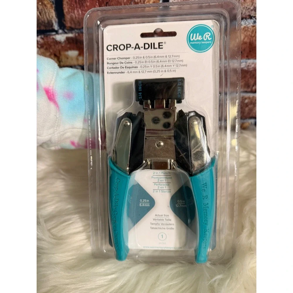 We R Memory Keepers Crop-A-Dile Corner Chomper 1/4 & 1/2 Inch Punch 70904-6 Teal